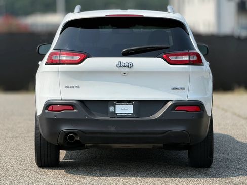 Used 2017 Jeep Cherokee Latitude w/ Safety/Convenience Group AWD/4WD image 4