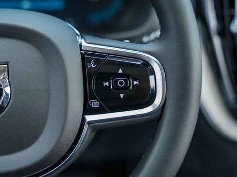 Certified 2025 Volvo XC60 T8 Plus w/ Protection Package Premier image 27