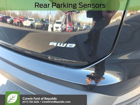 Used 2024 Ford Edge Titanium image 8