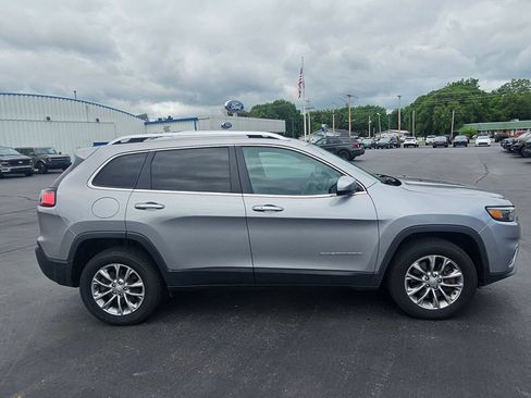 Used 2019 Jeep Cherokee Latitude Plus AWD/4WD image 4