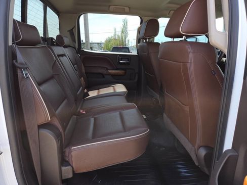 Used 2016 Chevrolet Silverado 2500 High Country w/ Duramax Plus Package AWD/4WD image 27