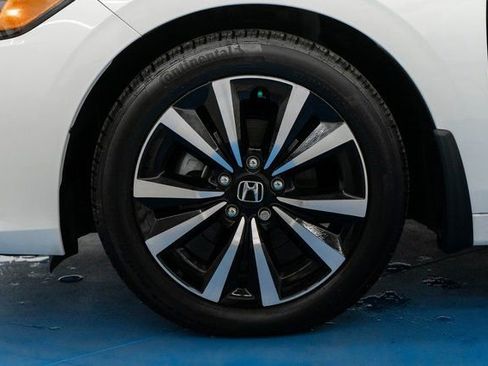 Certified 2024 Honda Civic EX-L image 2