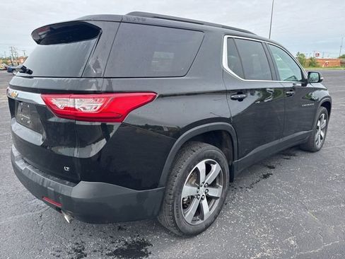 Used 2021 Chevrolet Traverse LT w/ LT Premium Package AWD/4WD image 4
