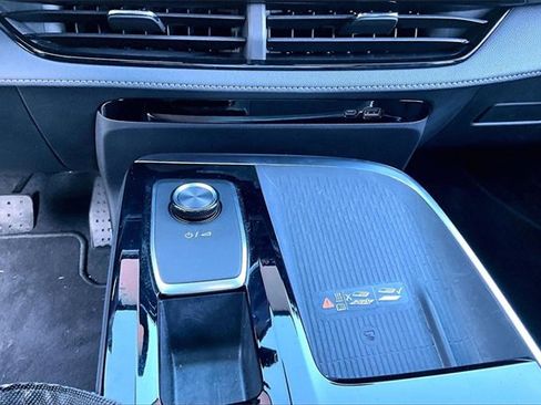 Used 2025 Buick Enclave Sport Touring image 16