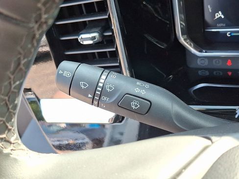 Used 2025 Chevrolet Silverado 1500 LT image 25