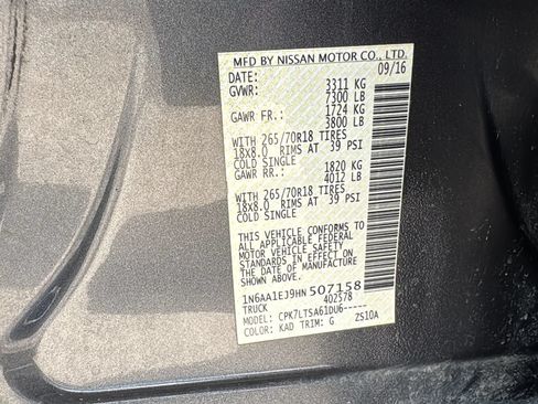 Used 2017 Nissan Titan SV AWD/4WD image 29