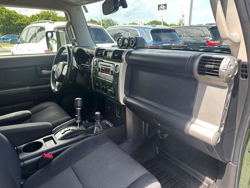 Used 2014 Toyota FJ Cruiser 4WD w/ Upgrade Package image 25