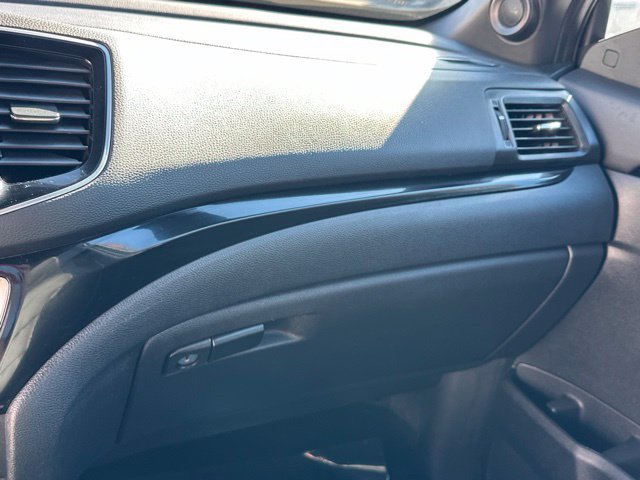 Used 2025 Honda Ridgeline Black Edition image 4