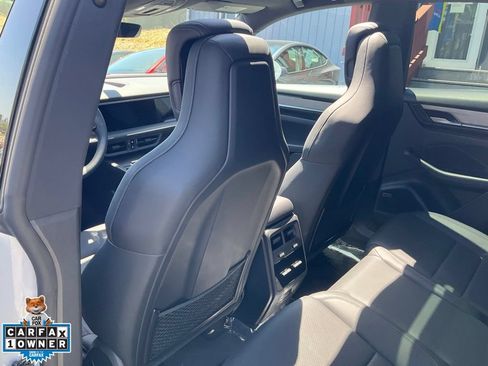 Used 2025 Porsche Macan 4S Electric AWD/4WD image 33