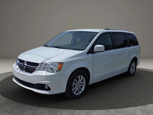 Used 2019 Dodge Grand Caravan SXT FWD image 3