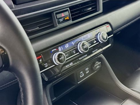 Used 2024 Honda Pilot EX-L image 10