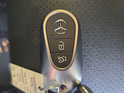 Certified 2025 Mercedes-Benz GLC 300 GLC 300 image 36