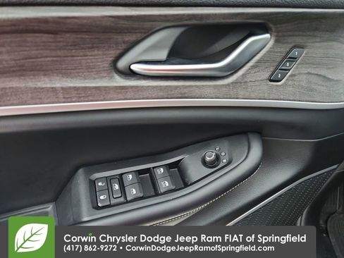 Certified 2023 Jeep Grand Cherokee Limited w/ Black Appearance Package image 21