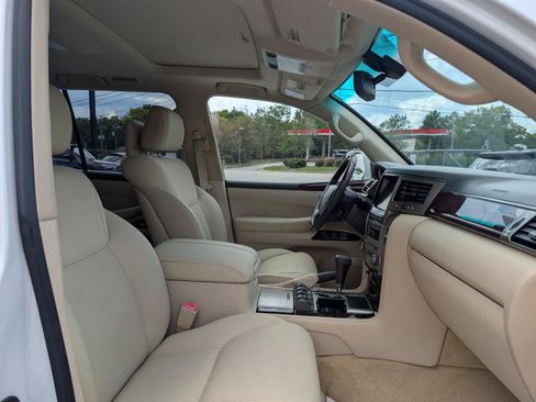 Used 2014 Lexus LX 570 4WD image 23