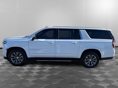 Used 2022 Chevrolet Suburban LT w/ Luxury Package image 4