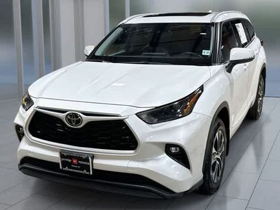 Used 2022 Toyota Highlander XLE