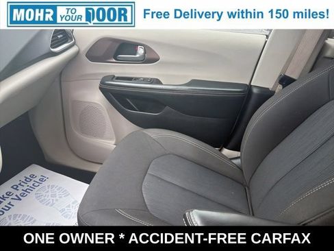 Used 2022 Chrysler Voyager LX FWD image 24