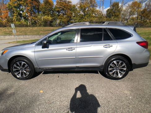 Used 2016 Subaru Outback 2.5i Limited image 6