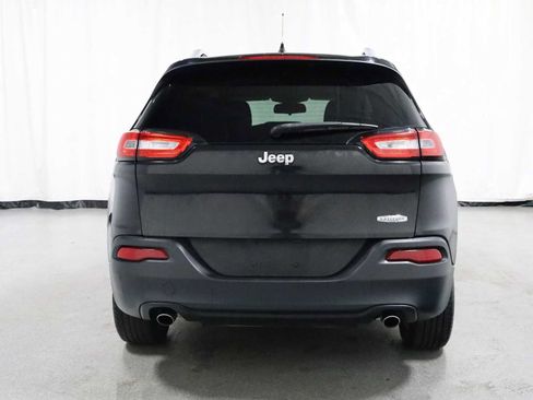 Used 2014 Jeep Cherokee Latitude w/ Cold Weather Group FWD image 8