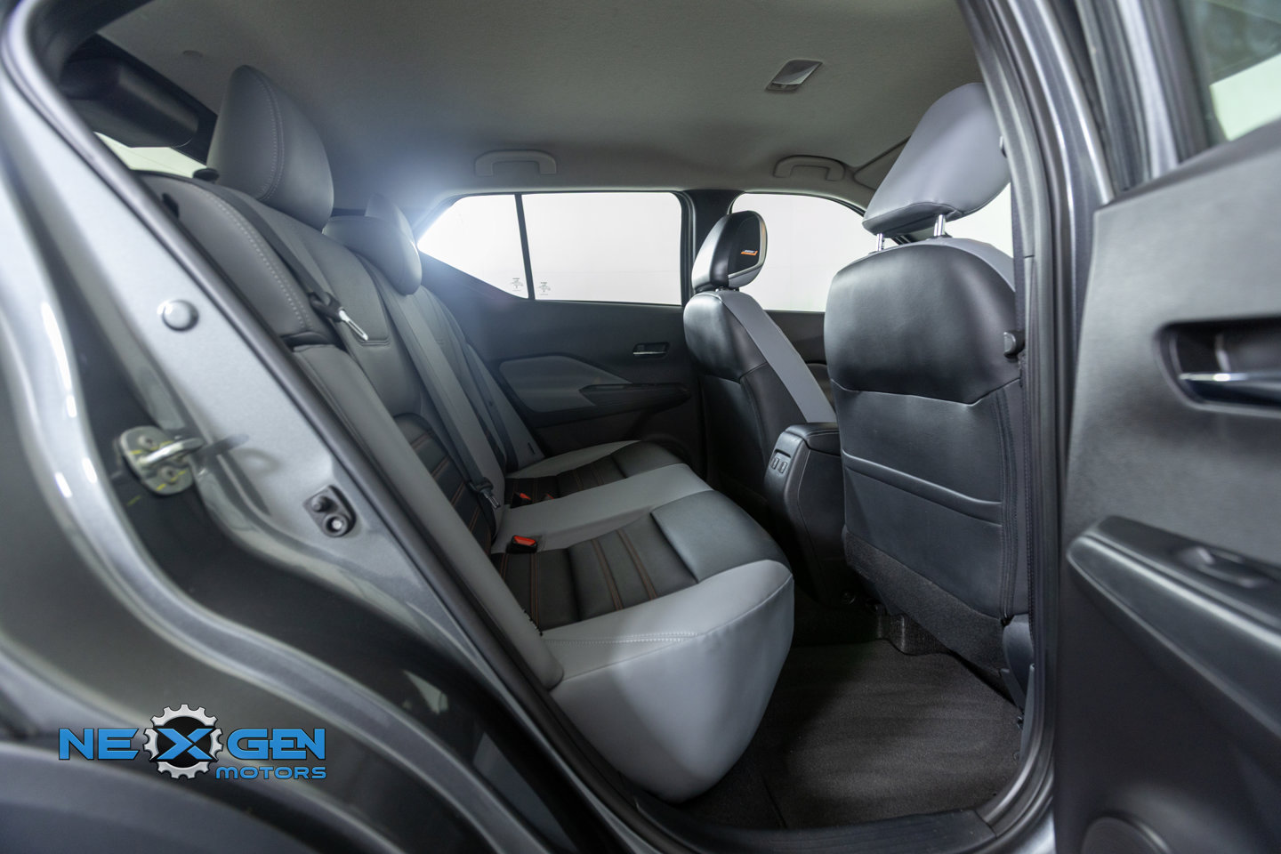 Used 2024 Nissan Kicks SR w/ SR Premium Package FWD image 37