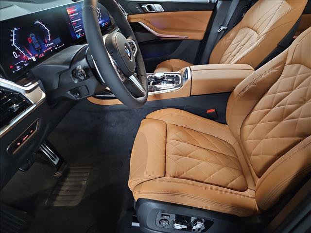 Used 2027 BMW X7 xDrive40i w/ M Sport Package AWD/4WD image 4