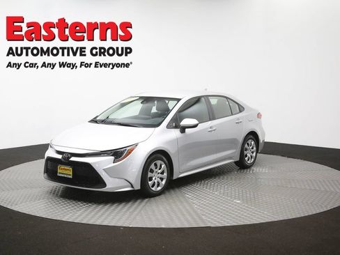 Used 2021 Toyota Corolla LE w/ Carpet Mat Package (TMS) FWD image 54