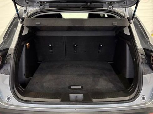 Used 2025 Chevrolet Trax LT w/ LT Convenience Package image 4