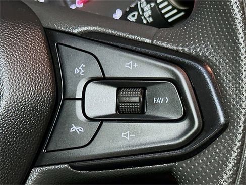 Used 2024 Chevrolet Trax LS w/ LS Convenience Package image 35