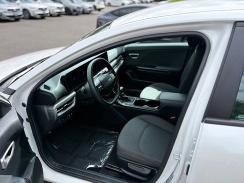Used 2025 Kia K4 FWD image 13