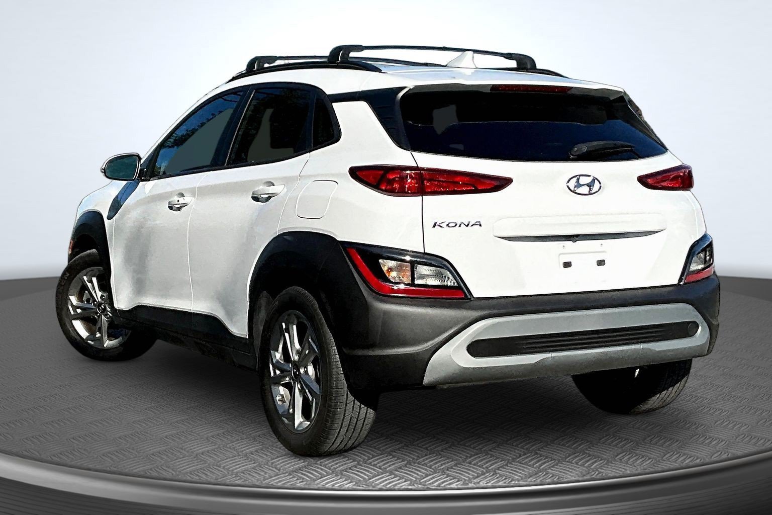 Used 2023 Hyundai Kona SEL FWD image 3