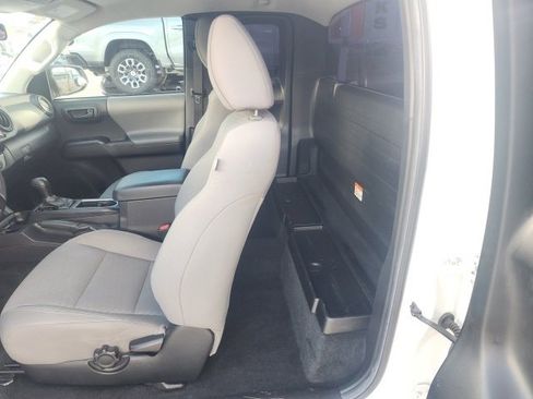 Used 2022 Toyota Tacoma SR image 35