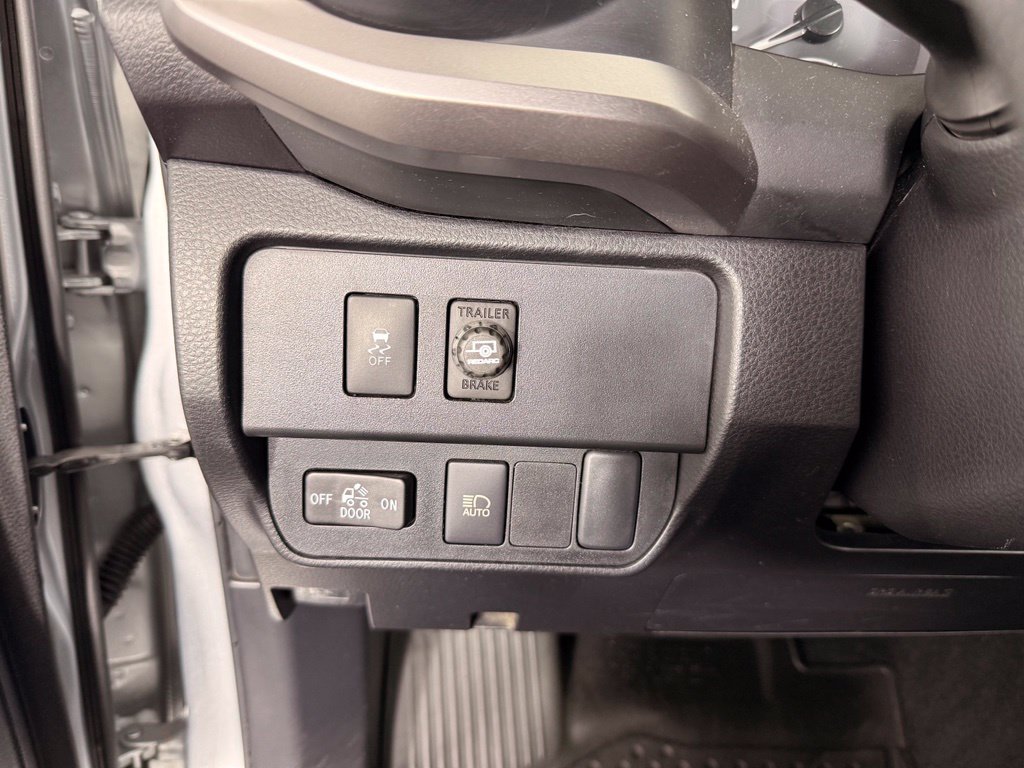 Certified 2023 Toyota Tacoma SR5 AWD/4WD image 22