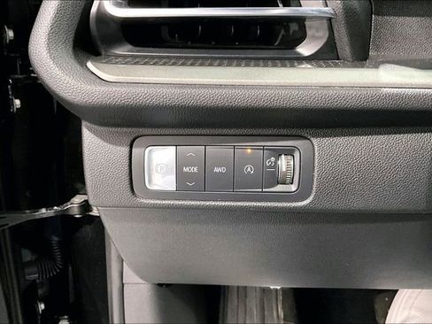 Used 2024 Chevrolet Traverse LT w/ Midnight/Sport Edition AWD/4WD image 16