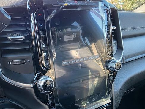 New 2026 RAM 2500 Laramie w/ Sport Appearance Package AWD/4WD image 18