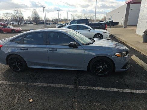 Used 2024 Honda Civic Sport image 2