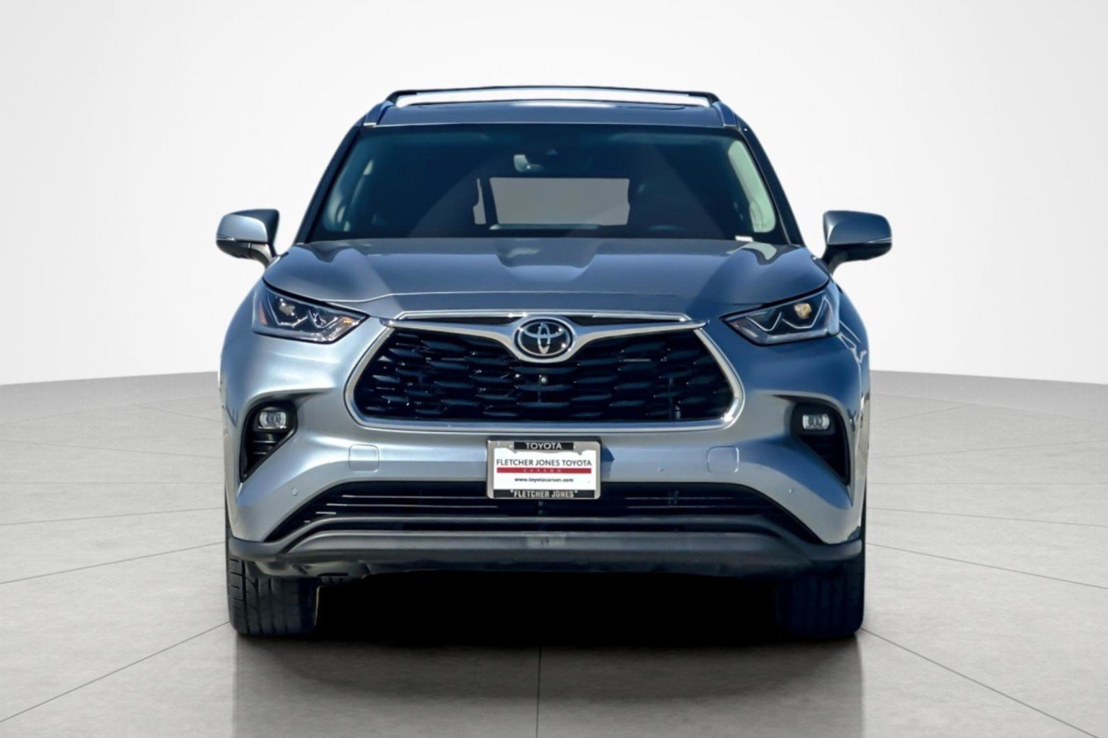Used 2023 Toyota Highlander Limited FWD image 8