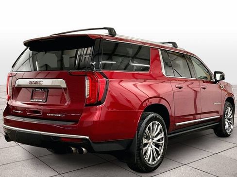 Used 2021 GMC Yukon XL Denali w/ Denali Premium Package AWD/4WD image 11