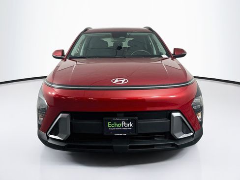 Used 2025 Hyundai Kona SEL FWD image 2