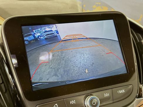 Used 2017 Chevrolet Volt Premier w/ Driver Confidence II Package image 18