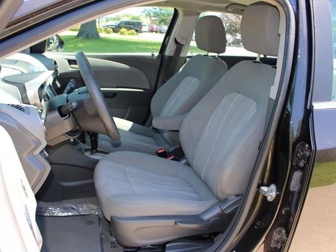 Used 2016 Chevrolet Sonic LT FWD image 15