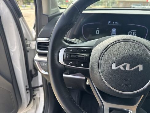 Used 2024 Kia Sportage EX FWD image 17