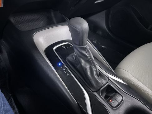 Used 2021 Toyota Corolla LE FWD image 17
