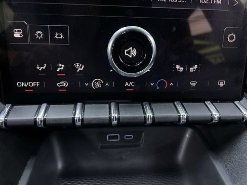 Used 2025 GMC Terrain Elevation AWD/4WD image 24