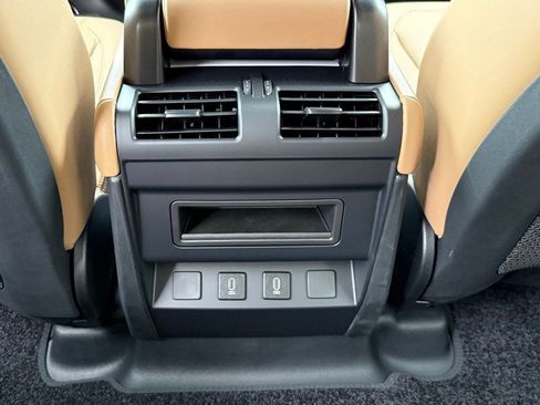 New 2026 Land Rover Defender 110 X-Dynamic SE AWD/4WD image 37