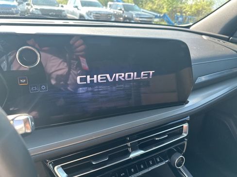 Used 2024 Chevrolet Traverse LT AWD/4WD image 10