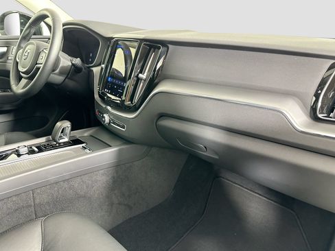Certified 2025 Volvo XC60 B5 Core AWD/4WD image 30