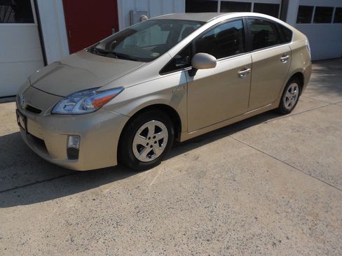 Used 2010 Toyota Prius FWD image 1