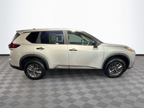 Used 2024 Nissan Rogue S FWD image 8