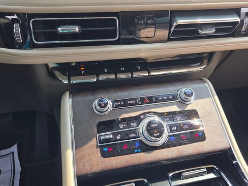 Used 2021 Lincoln Aviator Reserve w/ Equipment Group 201A RWD image 31