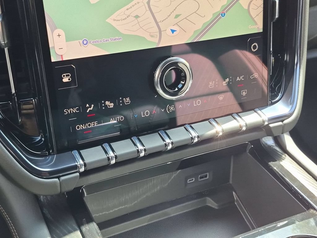 New 2026 GMC Yukon XL AT4 AWD/4WD image 12